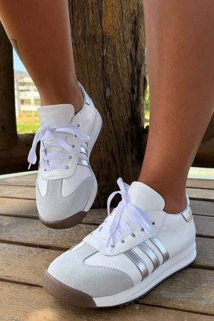 Tênis Feminino Casual em Couro
