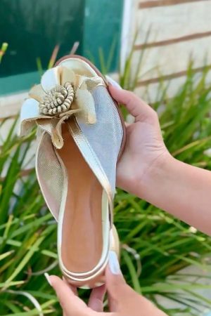 Sapatilha Feminina Flor em Couro Premium